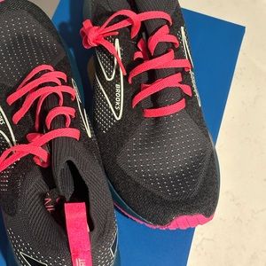 Brooks Levitate NEw in box